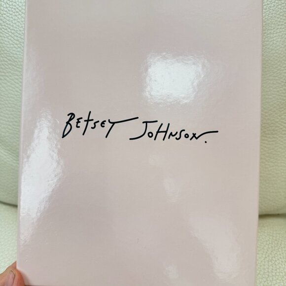 NWT & BOXED BETSEY JOHNSON XOJOYY CROSSBODY BAG BLACK W CHARMS - Picture 5 of 5